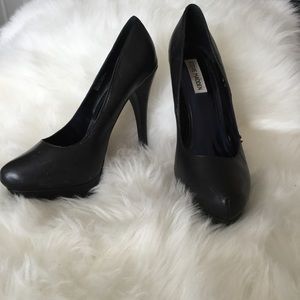 Steve Madden Leather Pumps